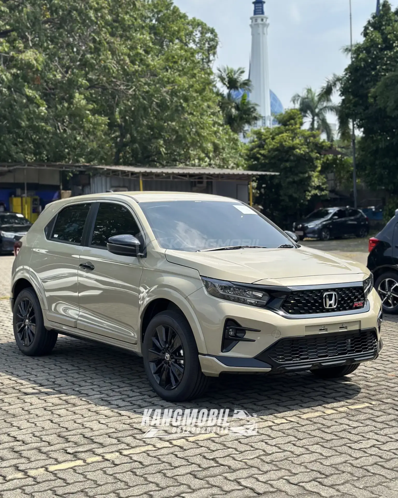 Foto 2 Honda WRV RS CVT Sand Khaki Pearl
