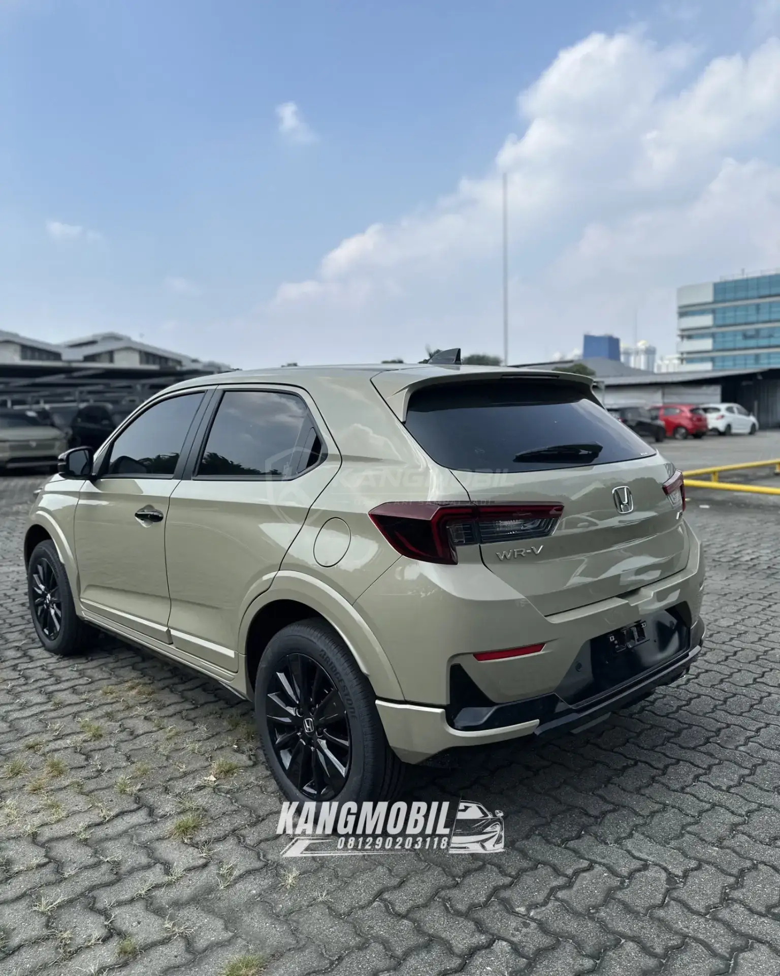 Foto 7 Honda WRV RS CVT Sand Khaki Pearl