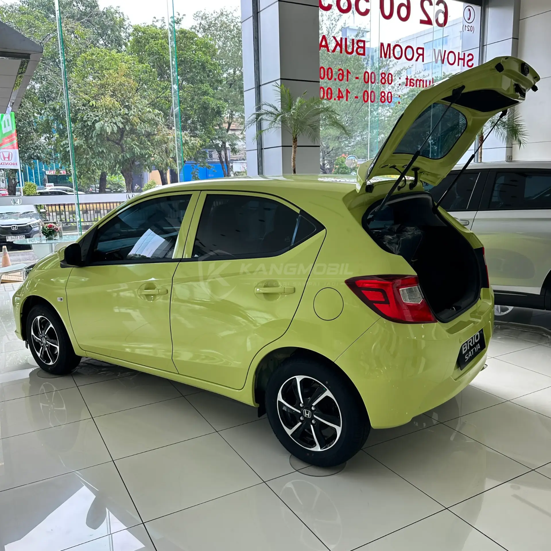Foto 8 Honda Brio E CVT